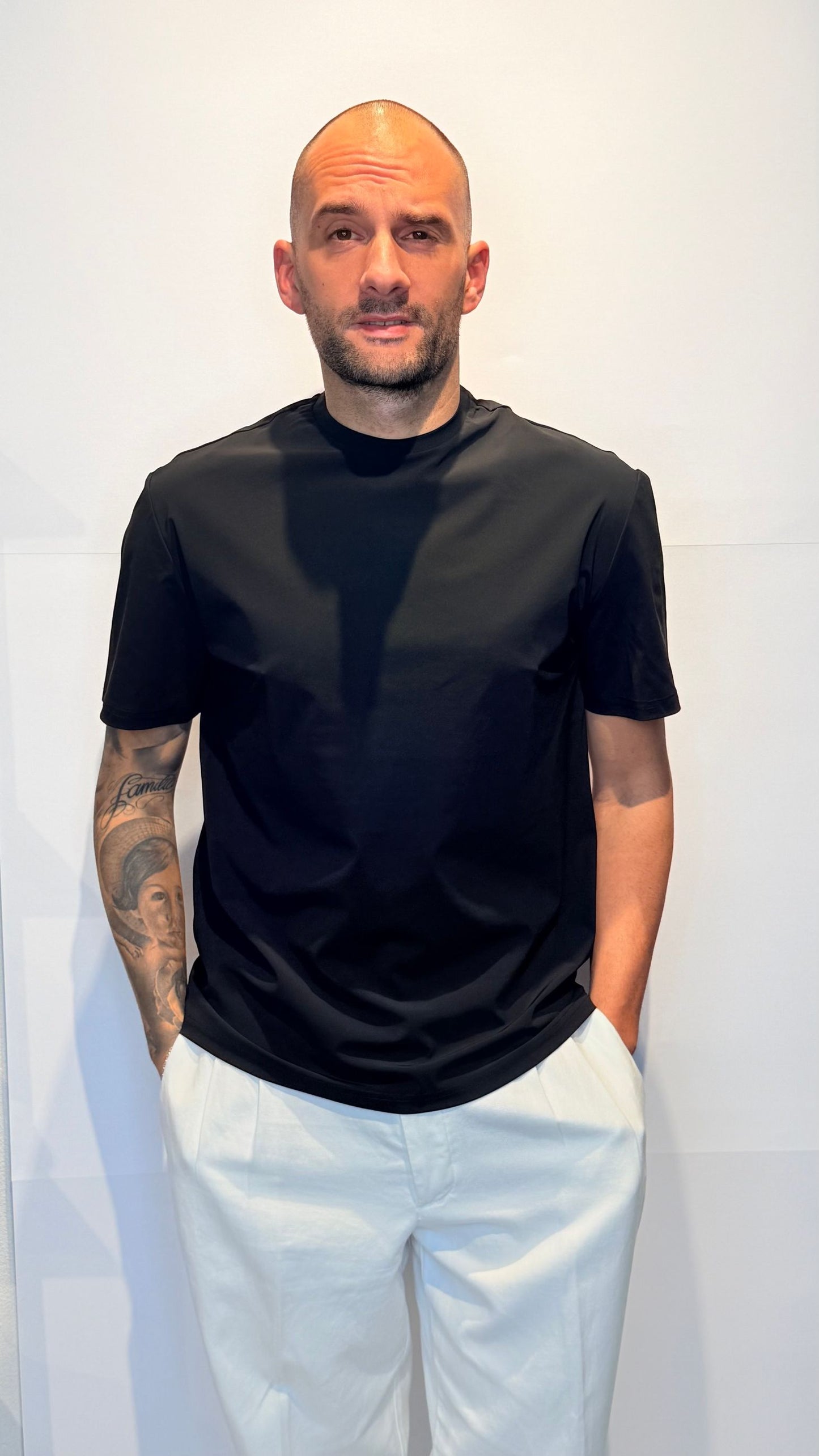 26S27TGNEU6-900BLACK - T-SHIRT - PHILOTINTO